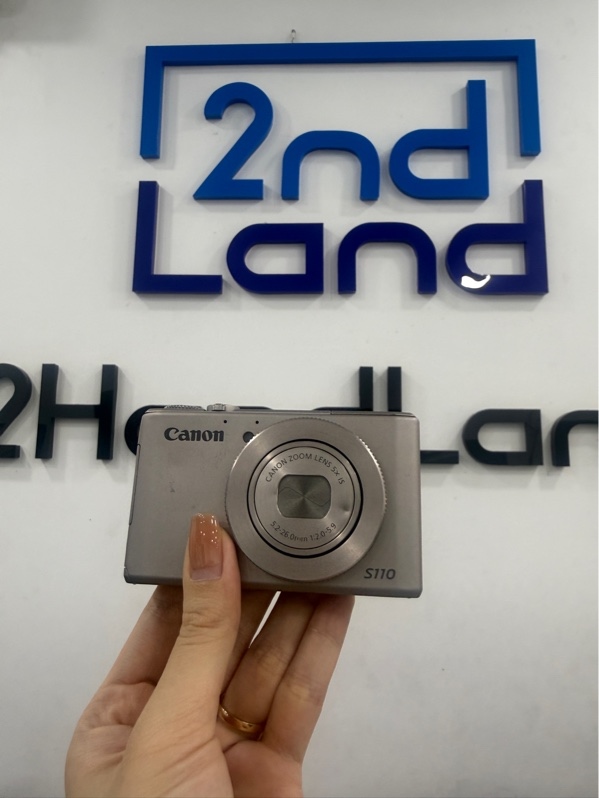 Máy ảnh Canon Powershot S110 - Màu xám - Ngoại hình 98% - Lens xước, bụi trong nhẹ, màn tối 4 góc, vàng nhẹ - Kèm 1 sạc , 1 pin LK , 1 thẻ 4gb