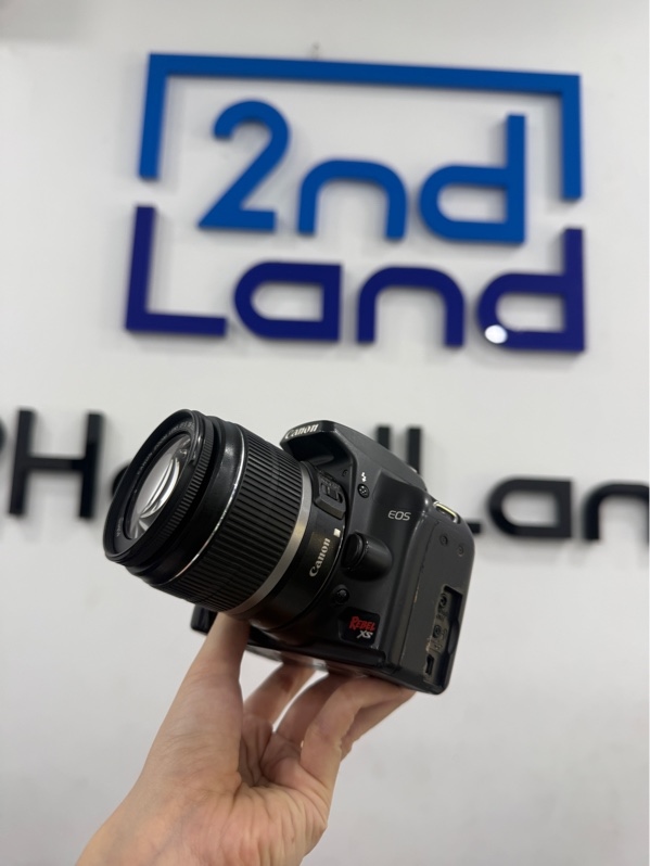 Máy ảnh Canon Rebel EOS XS - 15k shot - Màu đen - Ngoại hình 96% - Màn vàng , máy trầy, ngàm rỉ sét, mất nắp đậy cổng kết nối - Kèm sạc , pin , thẻ 16GB , lens kit EF-S 18-55mm nút chuyển AF,MF cứng