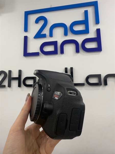 Máy ảnh Canon Rebel T5i(700D) - Màu đen - Ngoại hình 98% - Kèm 1 pin , 1 thẻ 16GB , 1 sạc , túi 2