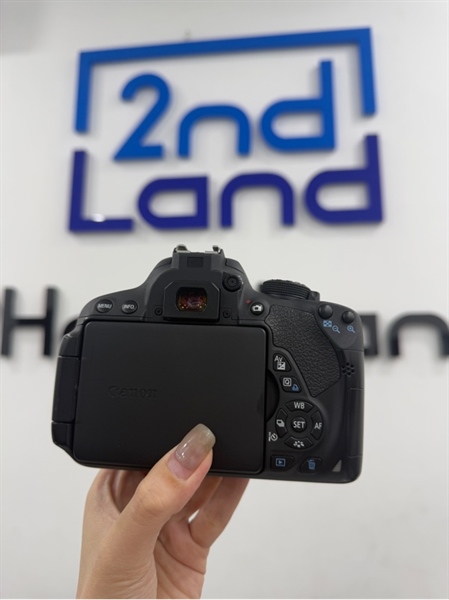 Máy ảnh Canon Rebel T5i(700D) - Màu đen - Ngoại hình 98% - Kèm 1 pin , 1 thẻ 16GB , 1 sạc , túi 3