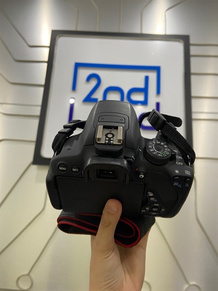 Máy ảnh Canon Rebel T5i - Màu đen - Ngoại hình: 98% - Kèm 2 pin + sạc 3