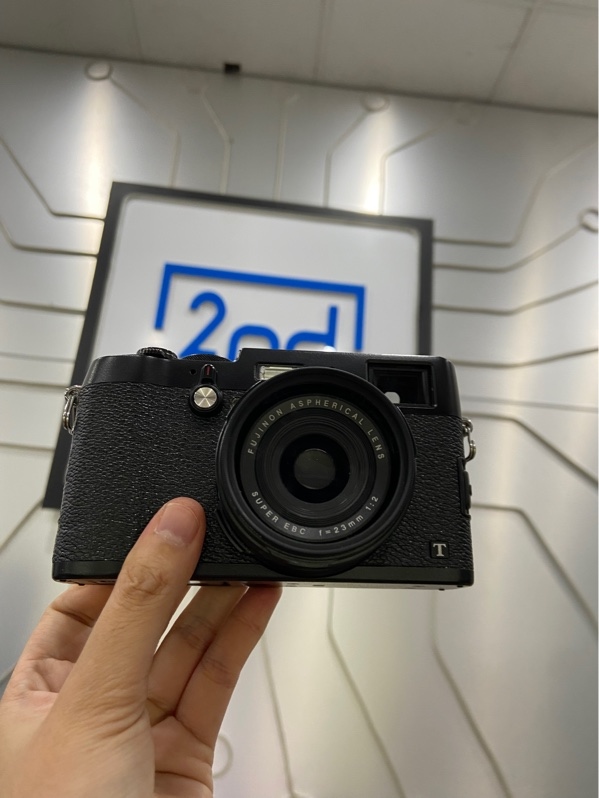 Máy ảnh Compact Fujifilm X100T - Màu đen - Ngoại hình: 97% - Lens bụi - Kèm 2 pin , sạc , túi