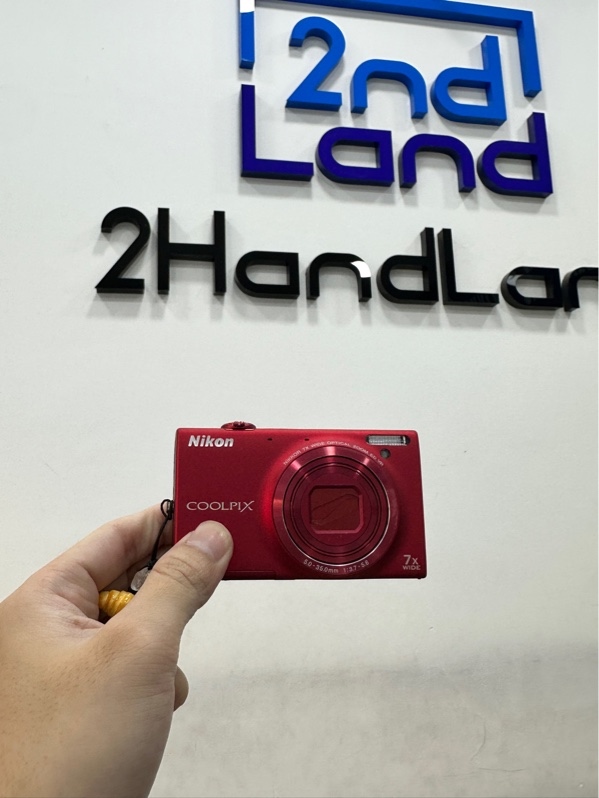 Máy ảnh Compact NIKON COOLPIX S6100 - Màu đỏ - Ngoại hình 97% - Màn chết pixel, tối góc, nhiều đốm bụi - Kèm 1 pin + Sạc + Thẻ 2GB