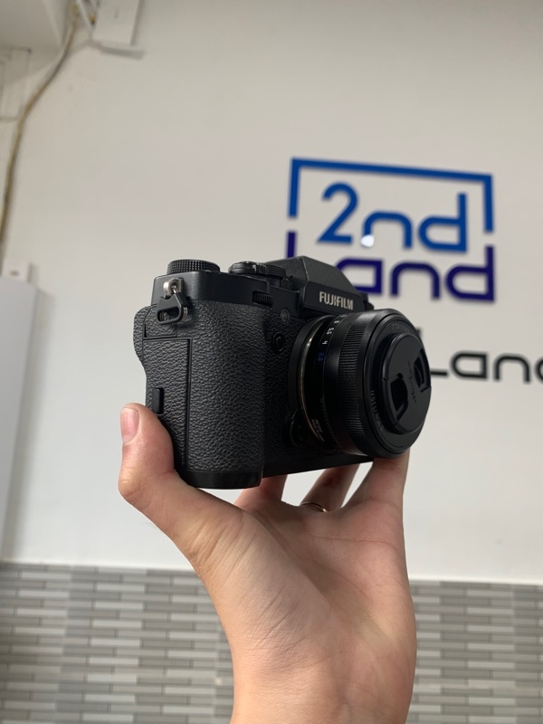 Máy ảnh Fujflim X-T3 - 7k shot - Màu đen - Ngoại hình: 98% - Kèm 1 pin zin + 3 pin linh kiện + sạc + lens TTartisan 27mm f/2.8 AF