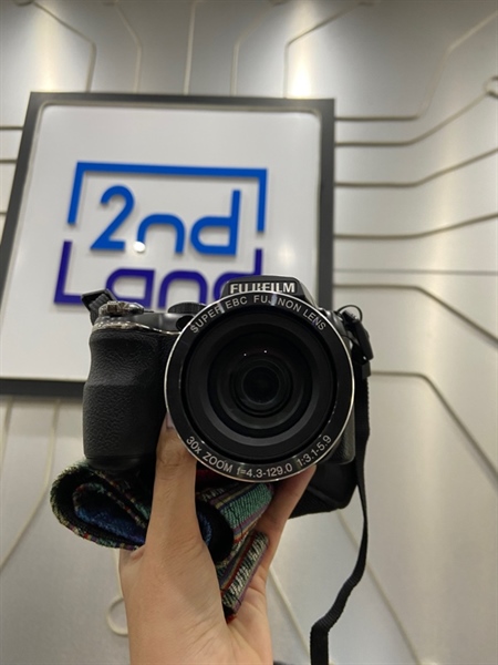 Máy ảnh Fujifilm Finepix S4500 - Màu đen - Ngoại hình: 97% - Màn ám vàng + hở sáng, loạn nút chế độ - Kèm sạc linh kiện