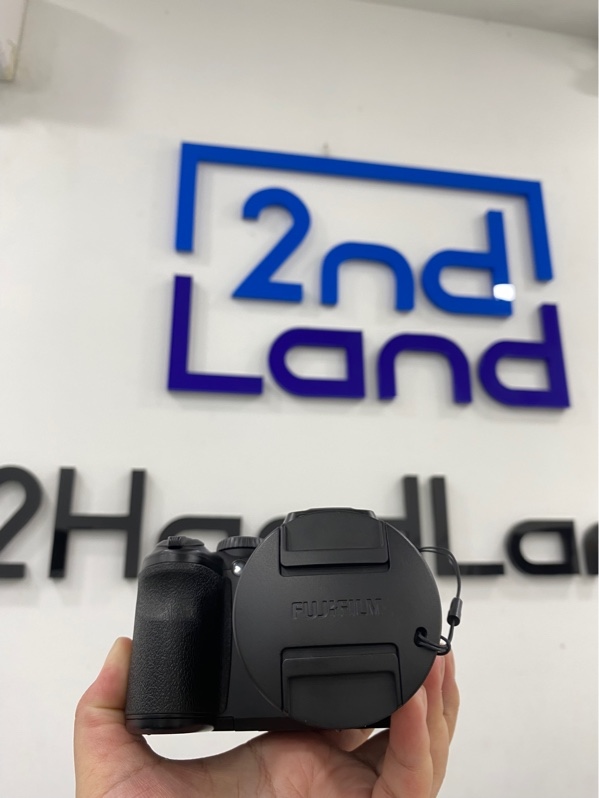 Máy ảnh Fujifilm Finepix S4800 - Màu đen - Ngoại hình 97% - Lens mốc nhẹ , hết CMOS , mất nắp HDMI - Kèm pin , sạc , túi