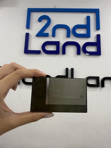 Máy ảnh Fujifilm FinePix Z100FD - Màu bạc - Ngoại hình 96% - Trầy xước , lens mốc nhẹ - Kèm sạc