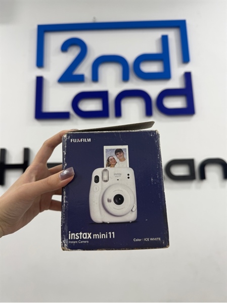 Máy ảnh Fujifilm Instax Mini 11 - Màu trắng - Ngoại hình 96% - Máy ố vàng , còn 2 tấm film trong máy - Kèm Box