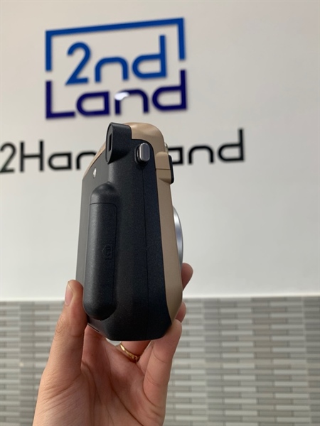 Máy ảnh Fujifilm Instax mini 70 - Màu vàng đồng - Ngoại hình: 98% - Body - Không pin - kèm 1 cuộn film trong máy 1