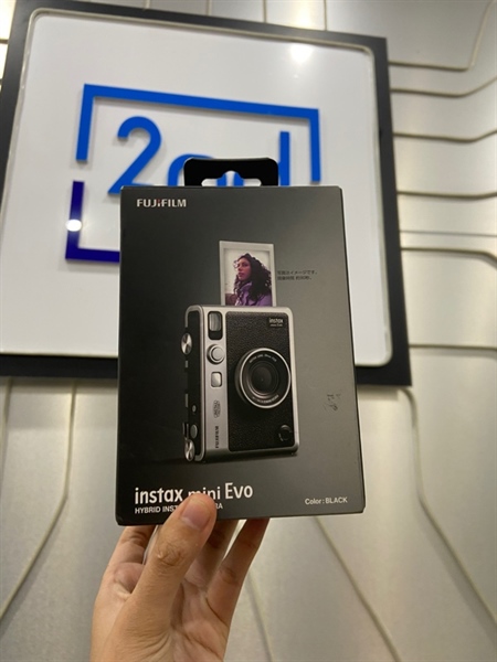 Máy ảnh Fujifilm Instax Mini Evo - Màu trắng - Ngoại hình: 98% - Màn mốc - Kèm Box + nắp bảo vệ lens + 1 sạc + 1 bịch film