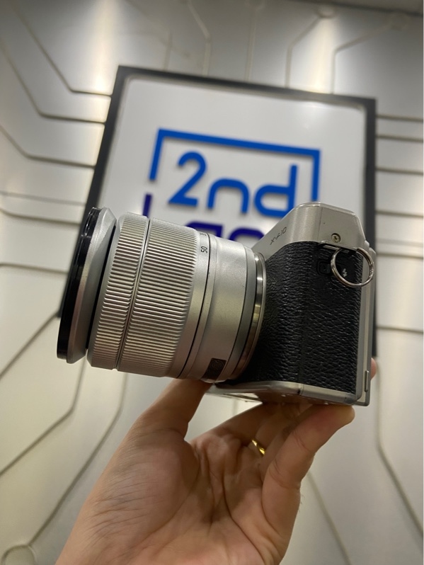 Máy ảnh Fujifilm X-A10 - Màu bạc - Ngoại hình: 97% - Kèm Pin + Bộ sạc + Thẻ 16GB + Lens 16-50mm II