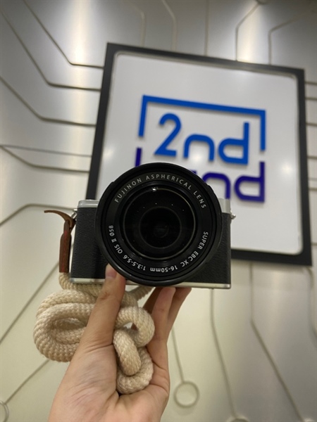 Máy ảnh fujifilm X-A2 - Màu xám đen - Ngoại hình: 97% - Loạn khi xem ảnh, loạn chế độ mod, màn ám đen viền - Kèm 1 pin + lens kit super EBC XC 16-50mm 1:3.5-5.6 OS 2