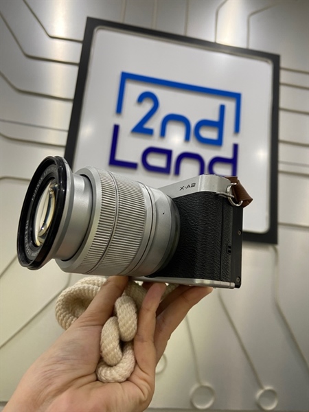 Máy ảnh fujifilm X-A2 - Màu xám đen - Ngoại hình: 97% - Loạn khi xem ảnh, loạn chế độ mod, màn ám đen viền - Kèm 1 pin + lens kit super EBC XC 16-50mm 1:3.5-5.6 OS 2 1