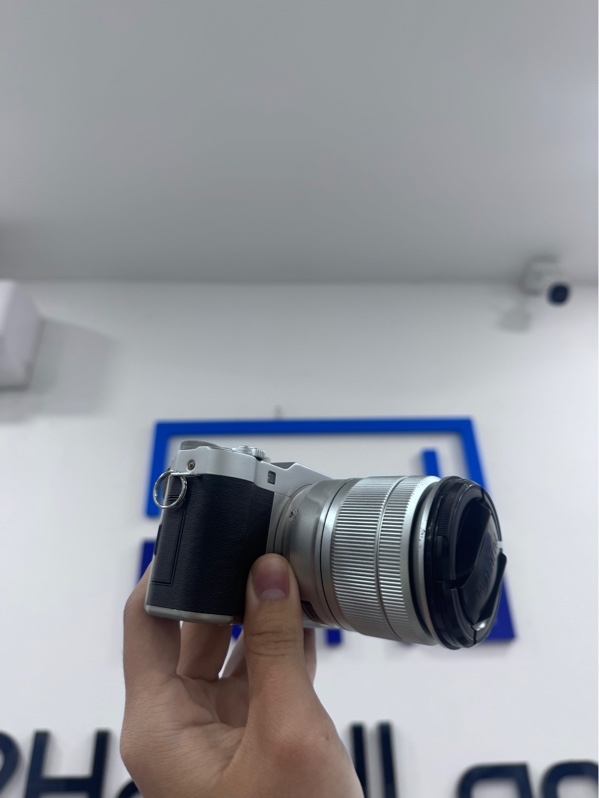 Máy ảnh FujiFilm X-A3 - Lens kit Fujinon super EBX XC 16-50mm ois II - Màu bạc - Ngoại hình 97% - Bể, có vết nứt, trầy - Kèm 1 pin, 1 sạc