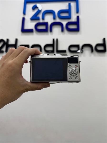 Máy ảnh Fujifilm X-A3 - Màu bạc - Ngoại hình 96% - Kèm sạc + 1 pin + 1 thẻ 16GB + Lens kit Fujifilm (Fujinon) XC 15-45mm F3.5-5.6 OIS PZ 3