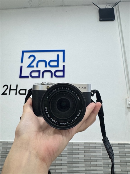Máy ảnh Fujifilm X-A3 - Màu bạc - Ngoại hình 98% - Body, kèm lens kit 16-50mm 1:3 5-5.6 kèm sạc