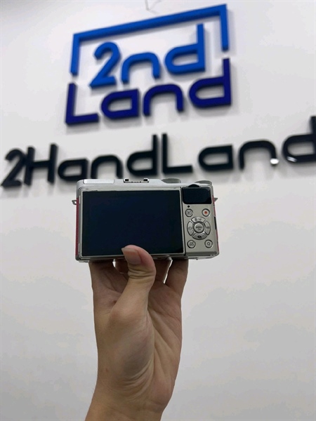 Máy ảnh Fujifilm X-A3 - Màu đỏ - Ngoại hình 97% - Màn hở - Box - Kèm sạc + 1 pin + Lens Fujifilm XC 16-50mm 1:3.5-5.6 OIS II trầy nứt vòng nhẹ 1
