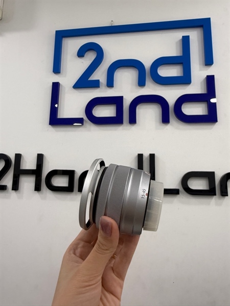 Máy ảnh Fujifilm X-A5 - Màu bạc - Ngoại hình 98% - màn vàng nhẹ , màn đốm nhẹ - Kèm 1 pin , 1 sạc trực tiếp vào máy , lens Fujinon XC 15-45mm 1:3.5-5.6 OIS PZ 3