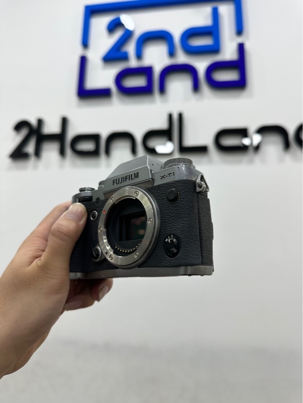 Máy ảnh Fujifilm X-T1 - Màu xám - Ngoại hình 96% - Bung da màn tối góc - Kèm sạc + 1 Pin + Lens Fujifilm XF 56mm f1.2