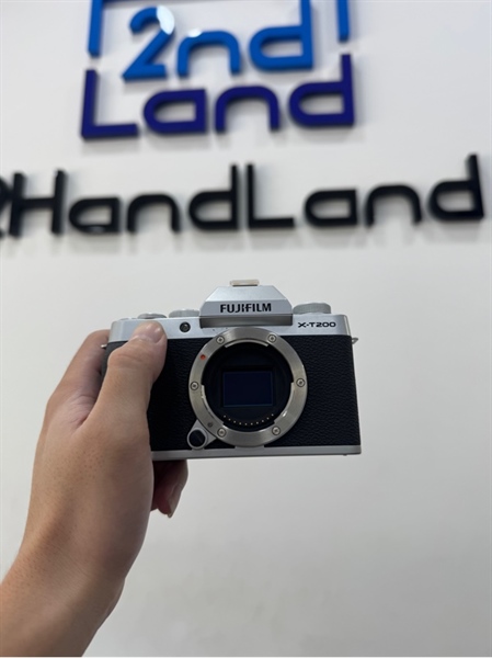 Máy ảnh Fujifilm X-T200 - Màu bạc - Ngoại hình 98% - Kèm box + 3 pin + 1 sạc + Lens Fujifilm XC 15-45mm f/3.5-5.6 OIS PZ