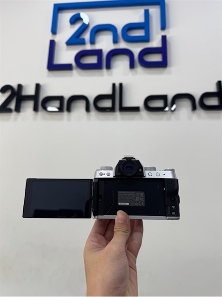 Máy ảnh Fujifilm X-T200 - Màu bạc - Ngoại hình 98% - Kèm box + 3 pin + 1 sạc + Lens Fujifilm XC 15-45mm f/3.5-5.6 OIS PZ 1