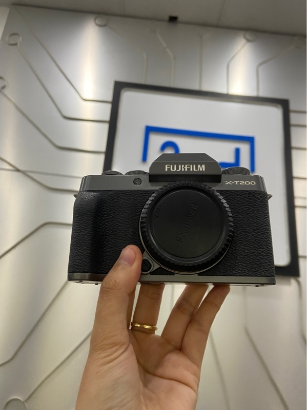 Máy ảnh Fujifilm X-T200 - Màu đen bạc - Ngoại hình: 98% - Kèm 1 sạc , 2 pin, túi
