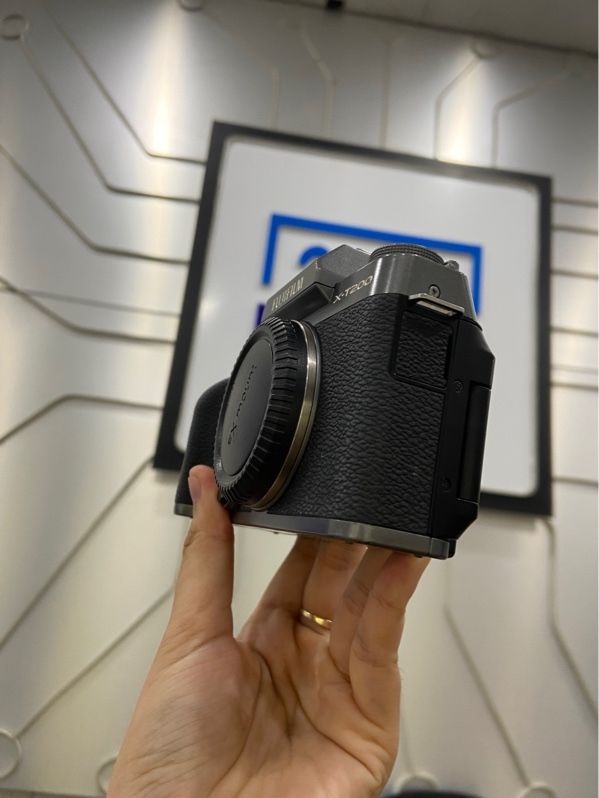 Máy ảnh Fujifilm X-T200 - Màu đen bạc - Ngoại hình: 98% - Kèm 1 sạc , 2 pin, túi