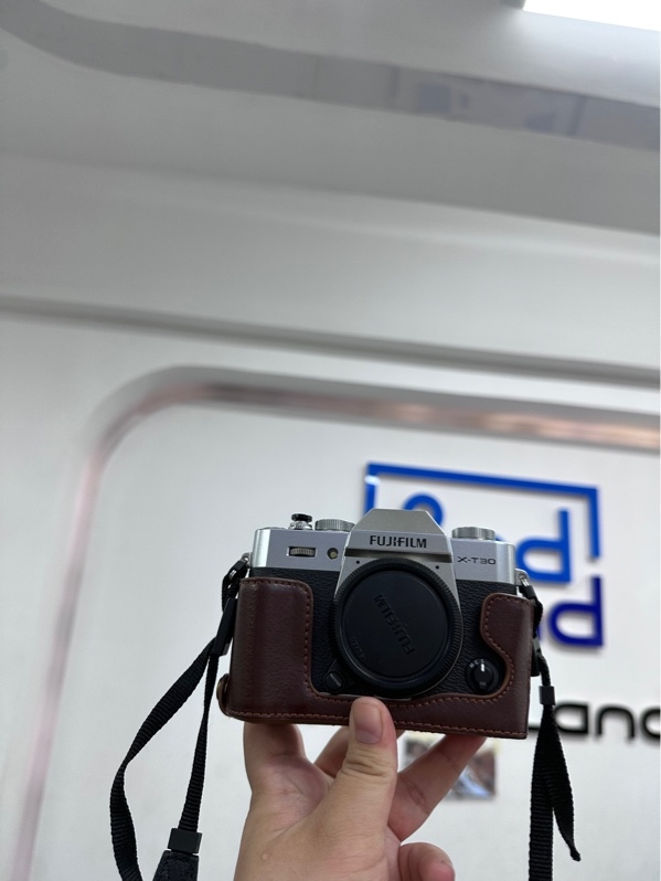 Máy ảnh Fujifilm X-T30 - Màu đen bạc - Ngoại hình 98% - Kèm 1 pin zin