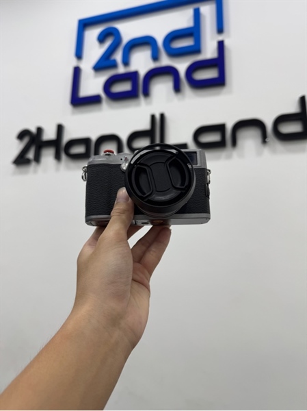 Máy ảnh Fujifilm X100 - Màu đen - Ngoại hình 97% - Ống ngắm bụi - Kèm sạc + 2 pin + Filter + Hood + Grip