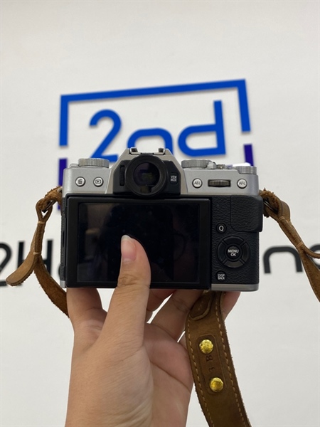 Máy ảnh FUJIFILM XT-20 - Màu đen - Ngoại hình 98% - Kèm lens Fujinon super EBC XF 18-55mm 1:2.8-4 RLM , kèm sạc