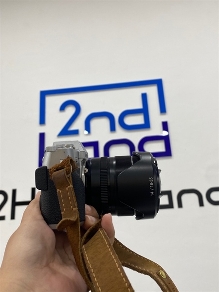 Máy ảnh FUJIFILM XT-20 - Màu đen - Ngoại hình 98% - Kèm lens Fujinon super EBC XF 18-55mm 1:2.8-4 RLM , kèm sạc 1