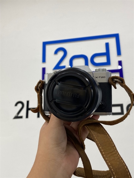 Máy ảnh FUJIFILM XT-20 - Màu đen - Ngoại hình 98% - Kèm lens Fujinon super EBC XF 18-55mm 1:2.8-4 RLM , kèm sạc 3