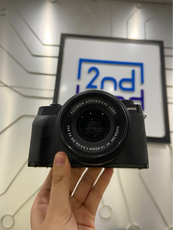 Máy Ảnh Fujifilm XT200 - Màu đen - Ngoại hình: 98% - Màn xước - Kèm 1 pin, Lens Kit Fujjiflim XC 15-45mm, f/3.5-5.6 OIS PZ