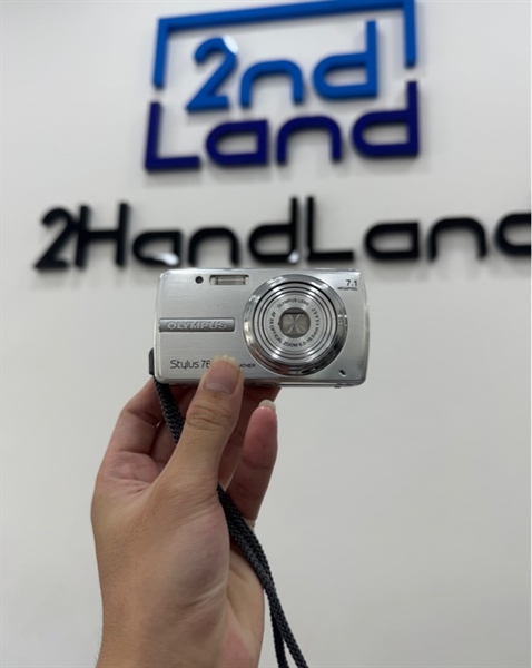 Máy ảnh kĩ thuật số Olympus Stylus 760 - Màu bạc - Ngoại hình 97% - Kèm sạc + 1 Pin + 1 thẻ 1GB