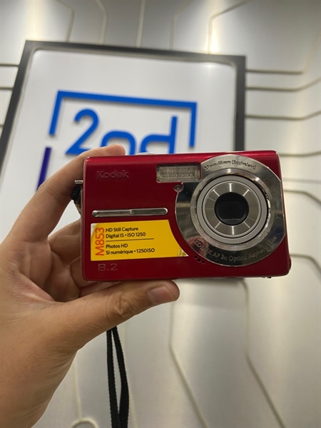 Máy ảnh Kodak Easyshare M853 8.2 MP Digital Camera With 3xOptical Zoom - Màu đỏ - Ngoại hình: 97% - Màn ám vàng - Body - Kèm 1 pin chai