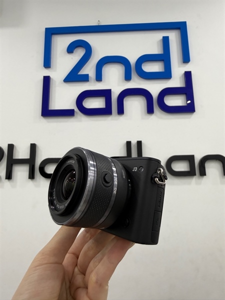 Máy ảnh Nikon 1 J3 - Màu đen - Ngoại hình 98% - Màn tối - Kèm 1 pin , 1 sạc , lens kit 10-30mm 1:3.5-5.6VR 1