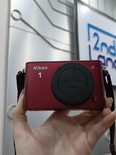 Máy ảnh Nikon 1 J3 - Màu Đỏ - Ngoại hình 98% - hết pin Cmos - Kèm 1 pin + 1 sạc +1 thẻ