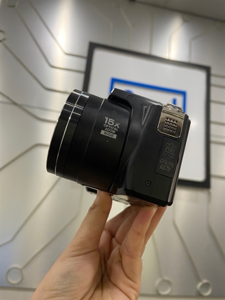 Máy ảnh Nikon Coolpix L100 - Màu đen - Ngoại hình: 97% - Màn LV trầy, body tróc, pin hết cmos, màn ám vàng, lens bụi trong - Kèm sạc 4 pin chỉ sạc được 3 pin 1