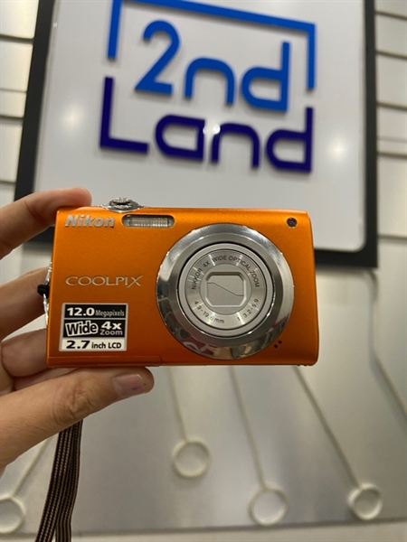 Máy ảnh Nikon Coolpix S3000 - Màu cam - Ngoại hình: 98% - Mất nắp cao su sạc, viền hở sáng, màn ám vàng - Kèm túi + 1 pin + sạc