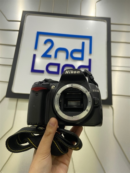 Máy ảnh Nikon D3000 - Màu đen - Ngoại hình: 97% - Kèm túi + 1 thẻ nhớ 16GB + dock sạc 1