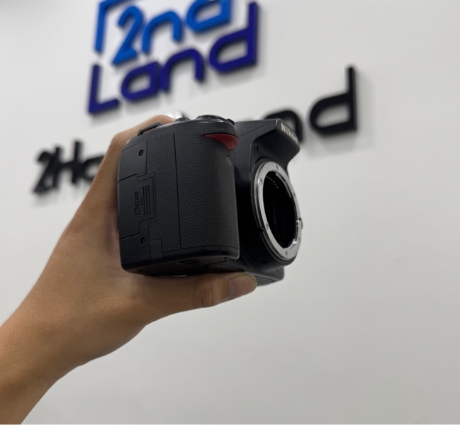 Máy ảnh Nikon D3000 - Màu đen - Ngoại hình 97% - ống ngắm mốc , màn tối lưu ảnh nặng - Kèm 1 pin + 1 sạc 1