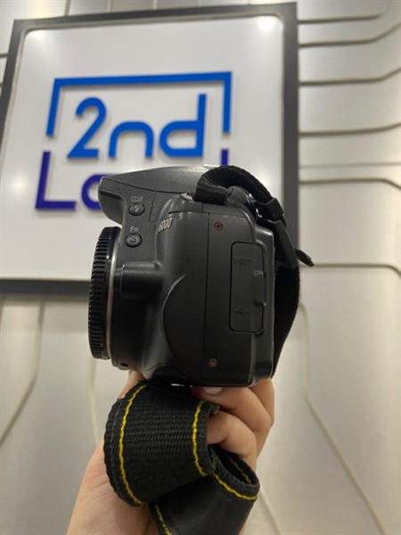 Máy ảnh Nikon D3000 - Màu đen - Ngoại hình: 98% - Kèm 1 pin + sạc 1