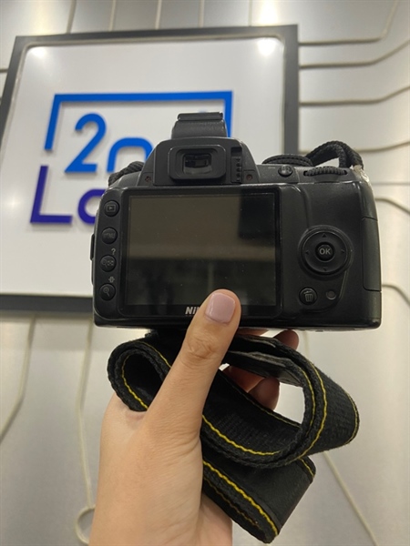 Máy ảnh Nikon D3000 - Màu đen - Ngoại hình: 98% - Kèm 1 pin + sạc 2
