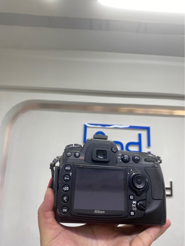 Máy ảnh Nikon D300s - Màu đen - Ngoại hình 97% - Mất đệm cao su trước, màn liveview mốc - Kèm 1 pin, 1 sạc, túi