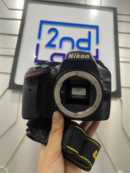 Máy ảnh Nikon D3200 - Màu đen - Ngoại hình: 98% - Kèm túi + 1 pin + sạc + thẻ nhớ 8GB