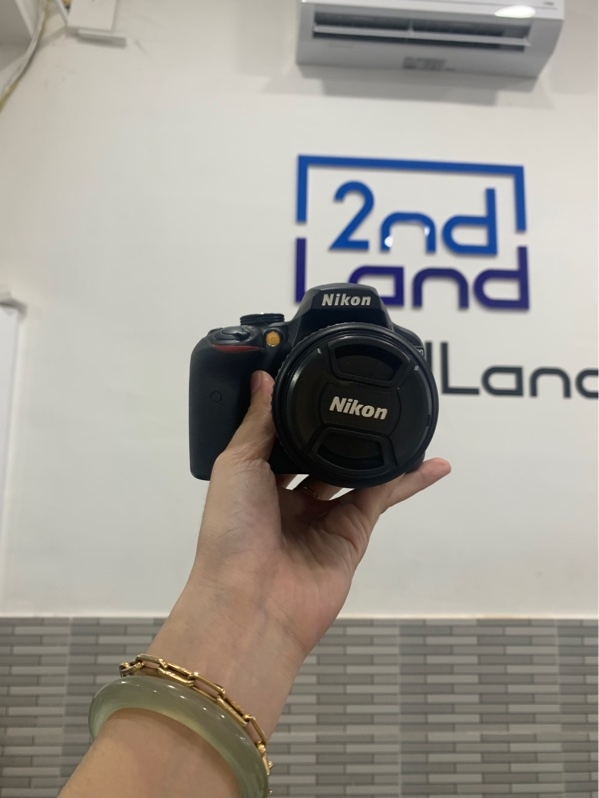 Máy ảnh Nikon D3400 - 2K shot - Màu đen - Ngoại hình: 98% - Mất eyecup - Kèm 2 pin + sạc + lens kit 18-55mm
