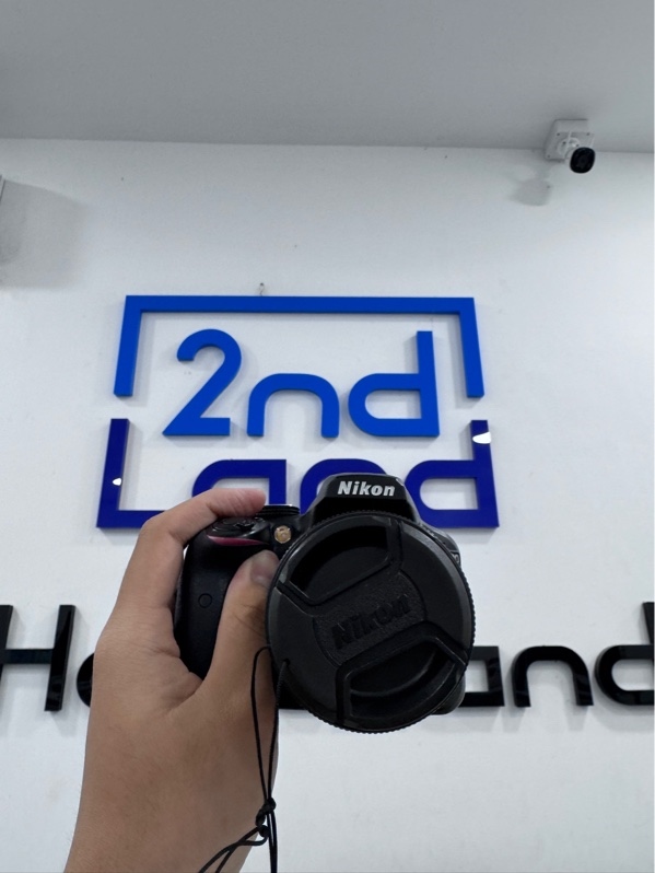 Máy ảnh Nikon D3400 - Màu đen - Ngoại hình 98% - Màn vàng viền nhẹ, sensor xước 1 đường - Kèm 1 pin, 1 sạc, Lens Nikkor 18-55mm 1:3.5-5.6G, Tripod máy ảnh Trikon