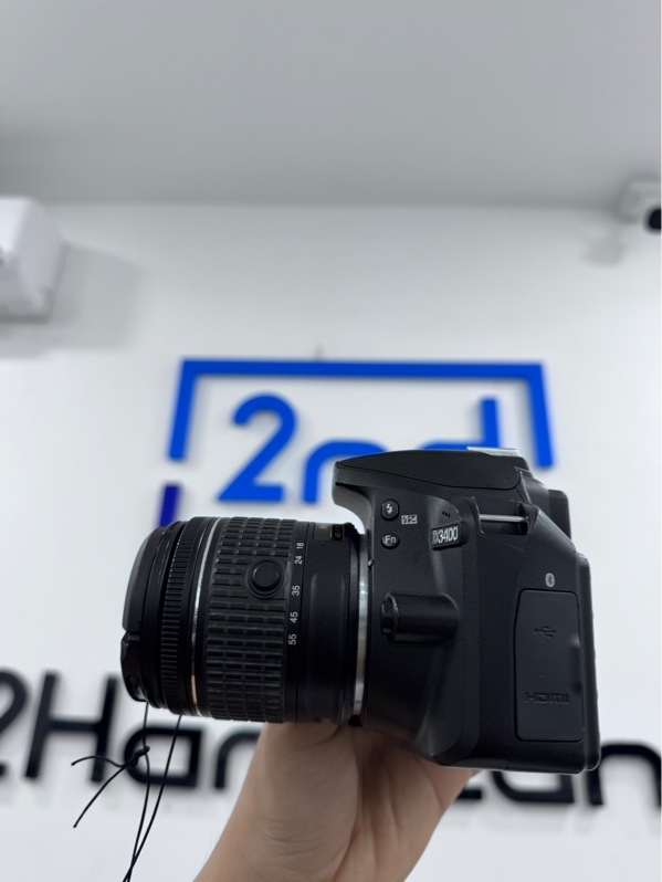 Máy ảnh Nikon D3400 - Màu đen - Ngoại hình 98% - Màn vàng viền nhẹ, sensor xước 1 đường - Kèm 1 pin, 1 sạc, Lens Nikkor 18-55mm 1:3.5-5.6G, Tripod máy ảnh Trikon