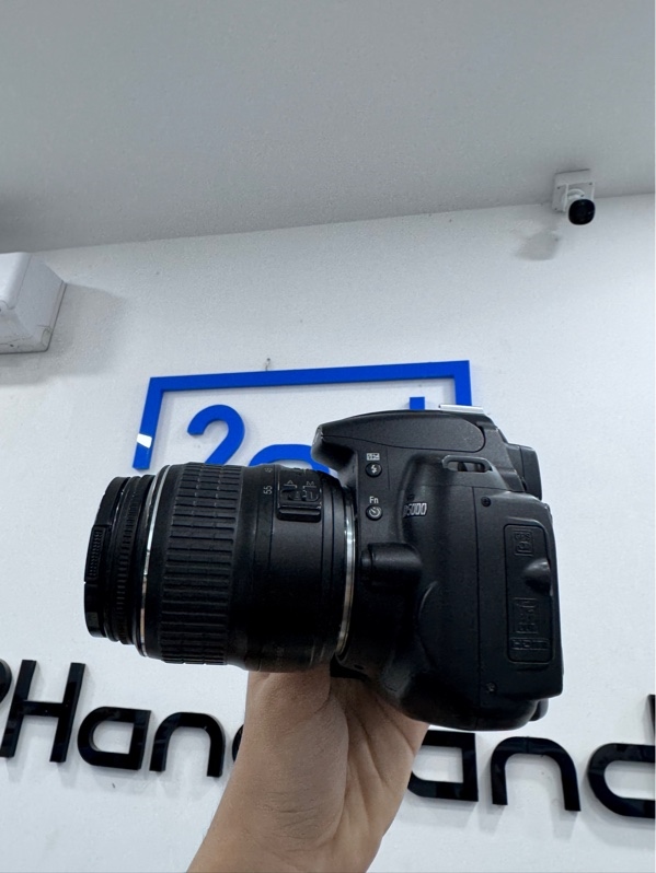 Máy ảnh Nikon D5000 - Màu đen - Ngoại hình 98% - Màn tối - Kèm túi đựng, 2 pin, 1 sạc, 1 thẻ 32GB