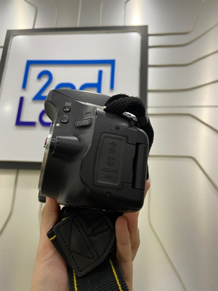 Máy ảnh Nikon D5100 - Màu đen - Ngoại hình: 97.5% - Kèm 1 pin + 1 thẻ nhớ 4GB 1